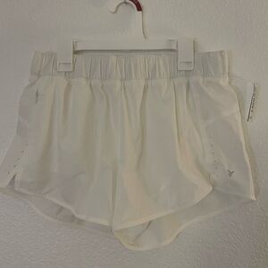 NWT Women’s Mid Rise Athletic Short S White 3in Inseam